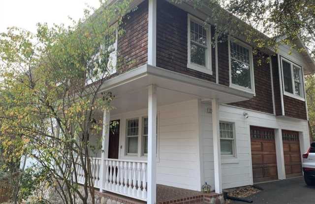 212 2nd Street - 212 2nd Street, Healdsburg, CA 95448