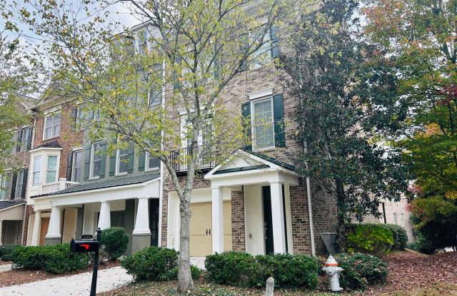 Beautiful townhome! 1 car garage, sunroom, glass shower, soaking tub, large room, kitchen w/island! Gallery 3