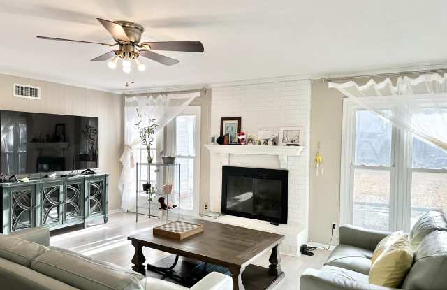 8625 PEPPER BUSH - 8625 Pepper Bush Lane, Germantown, TN 38139