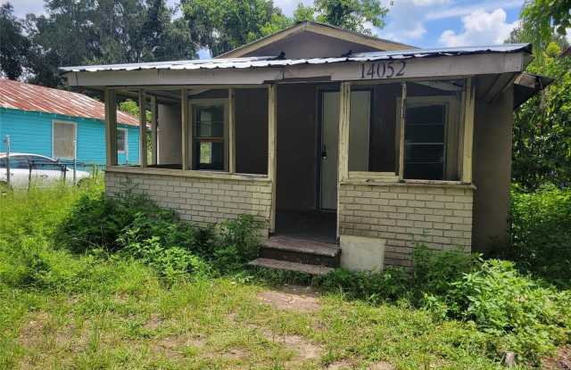 14052 RAILROAD AVENUE photos photos