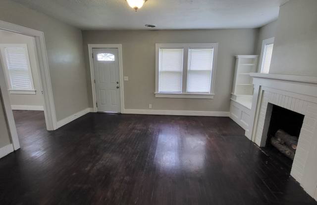 Cute 2 bedroom, 1 bathroom house located next to UCO in Edmond, OK Gallery 3