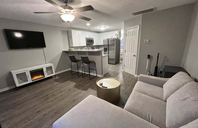 105 Kathryn Ct photos photos