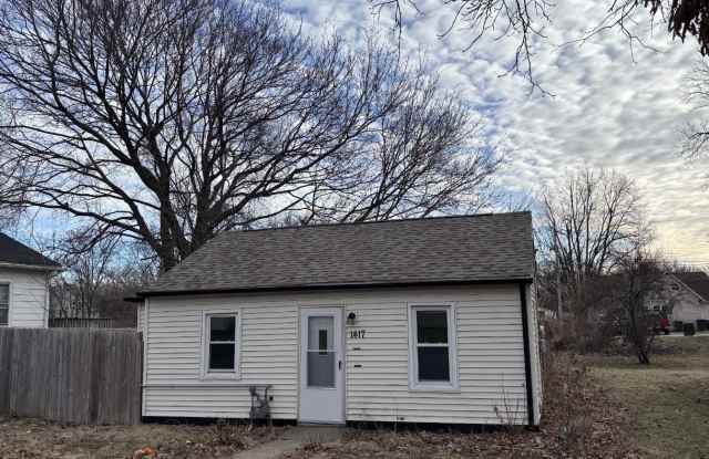 1417 43rd St photos photos