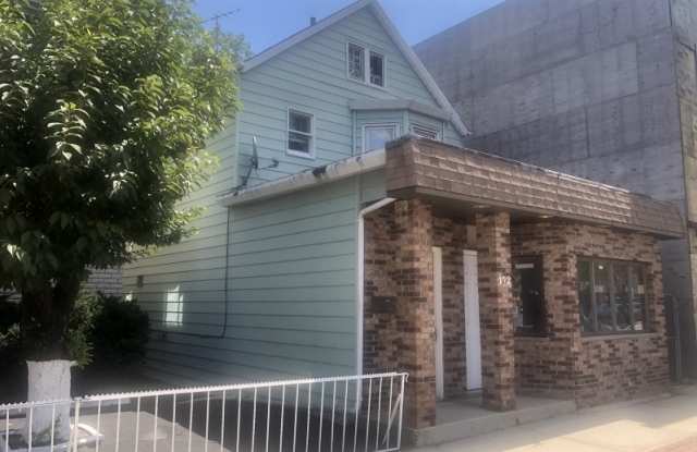 172 WASHINGTON AVE Gallery 4