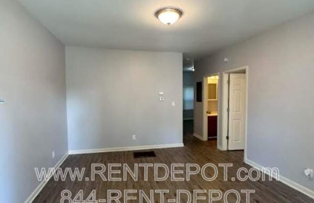 1332 E Illinois Gallery 2
