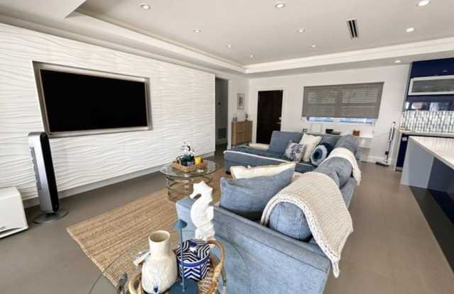 2300 NE 19TH Avenue, Wilton Manors, FL 33305 - 1506 Gallery 4