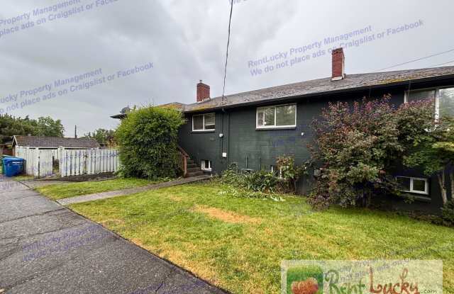 Cute 4-Bedroom Duplex w/Attached Garage in Seward Park Area in Seattle!! photos photos