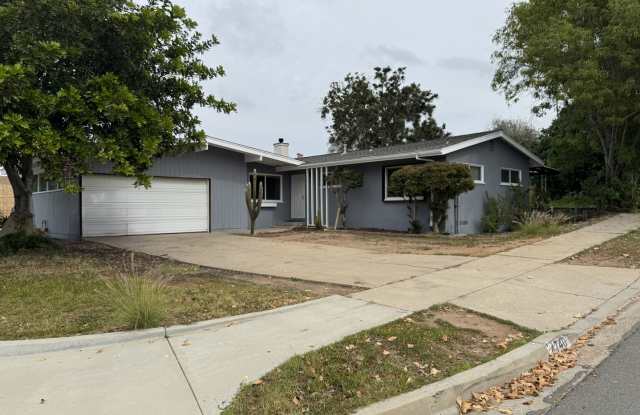 4 Bedroom / 2 Bathroom home for rent photos photos