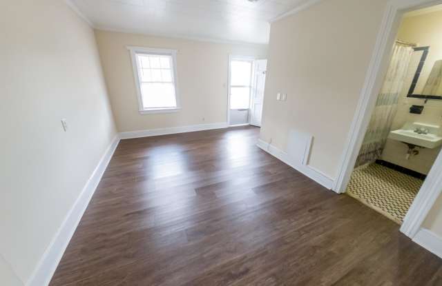 4765 Hathaway Street Gallery 4