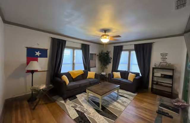 1426 Cedar Gallery 3
