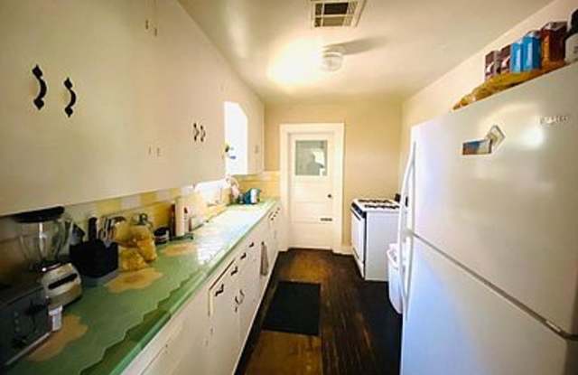 Modern Comfort in the Heart of Tempe Gallery 4