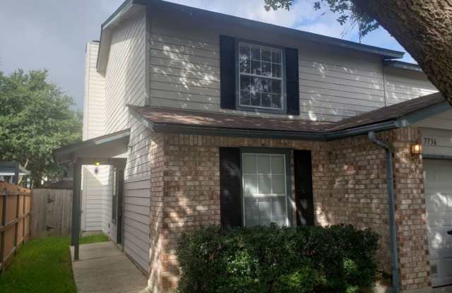 Medical Center! Available NOW! IMMACULATE well-maintained 3BD/2.1BA Townhome photos photos