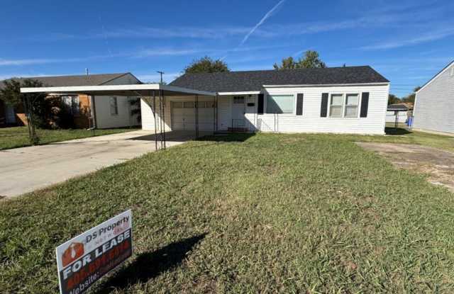 2 bed, one bath in Norman with carport! - 109 West Haddock Street, Norman, OK 73069