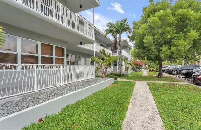 1905 Calais Dr photos photos