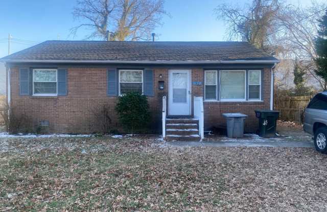 Cozy 3 Bedroom 1.5 Bathroom Ranch Located in Hampton VA photos photos