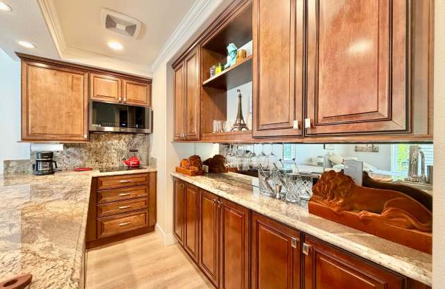 AVAILABLE NOW! GORGEOUS Furnished Studio Apartment in Palm Desert! Gallery 3