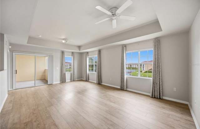 1025 VILLAGIO Circle Gallery 4