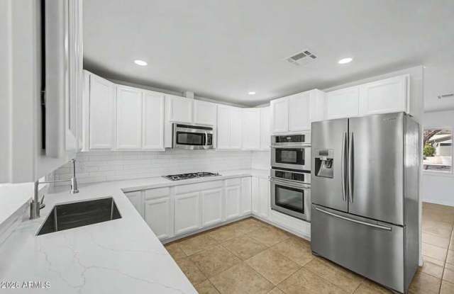 2601 E DAHLIA Drive Gallery 4
