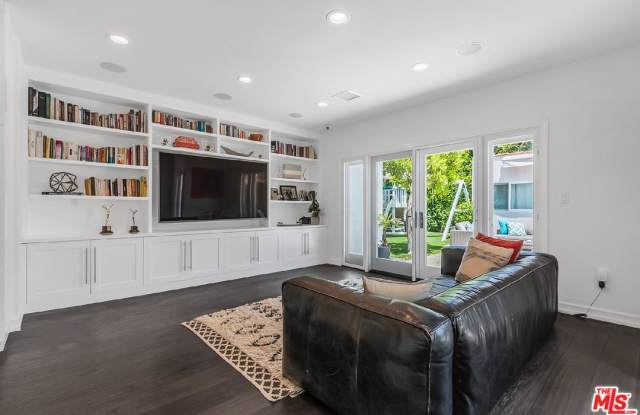 6357 MARYLAND Drive Gallery 3