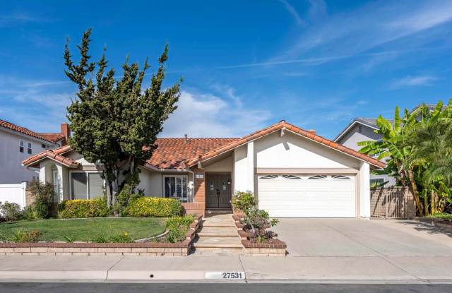 Single-story living with incredible panoramic sunset, mountain, and city light views photos photos