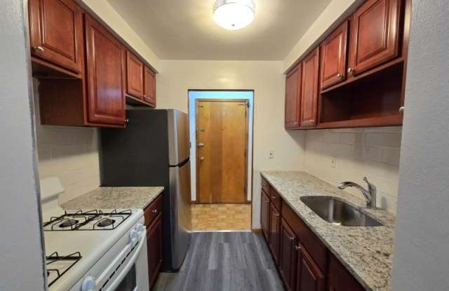 653 N Broad St - 653 North Broad Street, Elizabeth, NJ 07208