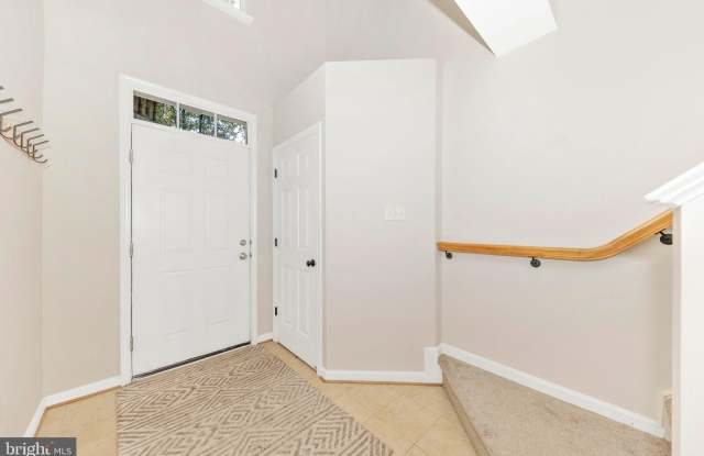 1812 READING Court Gallery 4