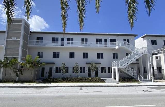 10300 Nw 66th St photos photos