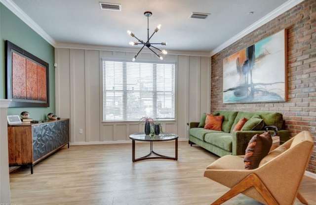 1007 Kathy Ann Way W Gallery 2