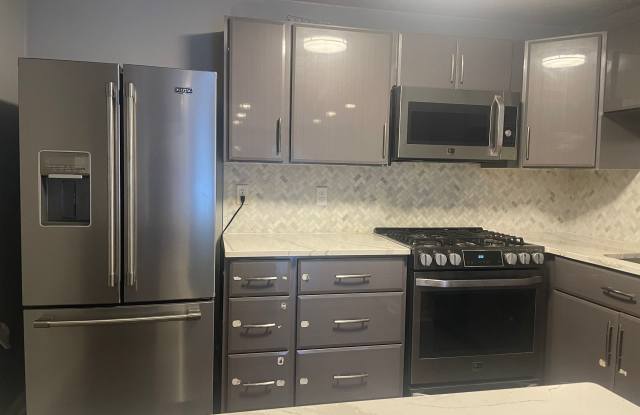 Bright 2-bedroom condo with balcony and many updates in Billerica MA photos photos