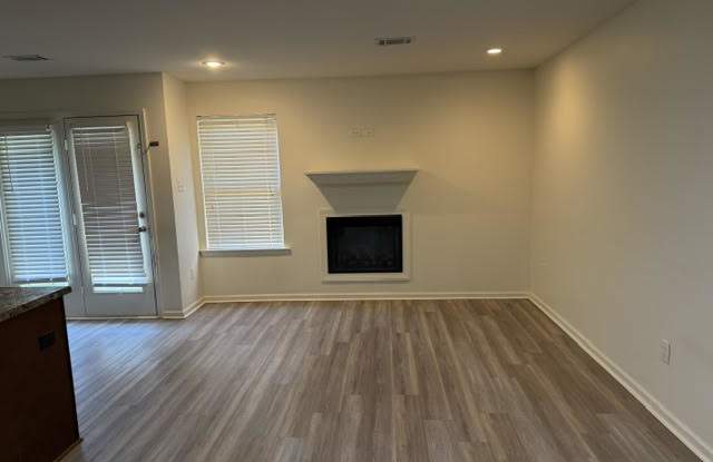 2035 Tyler Street - A Gallery 2