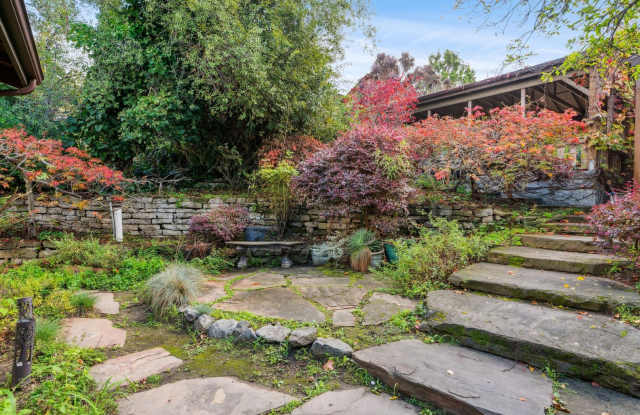 385 Moraga Ave Back Unit - 385 Moraga Avenue, Piedmont, CA 94611