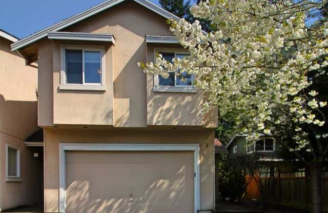 1102 Bellevue Way SE Unit 3 - 1102 Bellevue Way Southeast, Bellevue, WA 98004