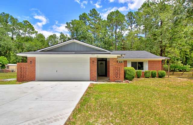 1062 Kelly Dr photos photos