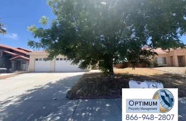 Spacious 4-Bedroom Home with Downstairs Bedroom & Brand-New Carpet Gallery 3