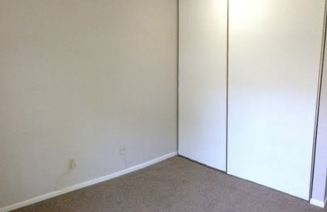 2444 Unity Avenue N Gallery 3