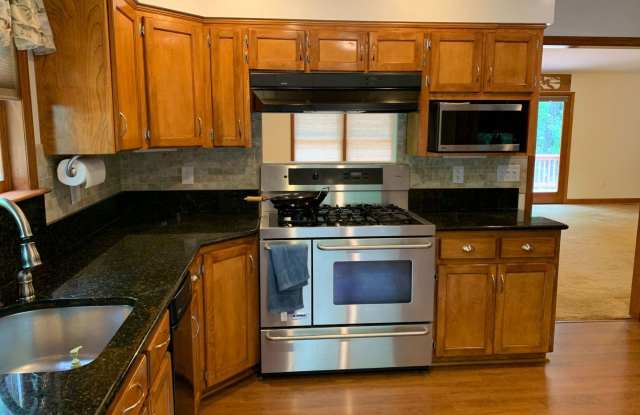 112 Poplar Creek Rd - 112 Poplar Creek Road, Brunswick County, VA 23919