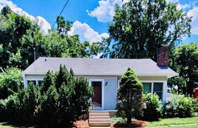 Great location -2BR, 2BA with Yard and Garage photos photos