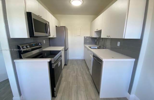 1331 S Dixie Hwy - 1331 South Dixie Highway, Deerfield Beach, FL 33441