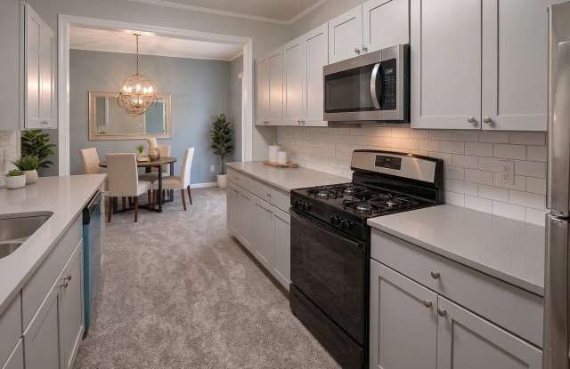 Room in 3 Bedroom Home in Lawrenceville Gallery 4