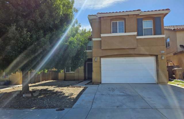 5 BEDROOM OAK HILLS / HESPERIA HOME photos photos