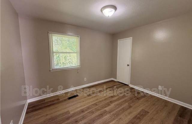 828 Ridge Road Gallery 3