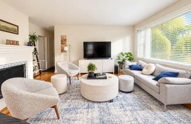 9407 SINGLETON Drive Gallery 3