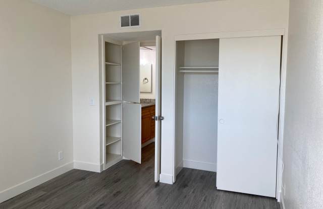 7636 Fulton Ave photos photos