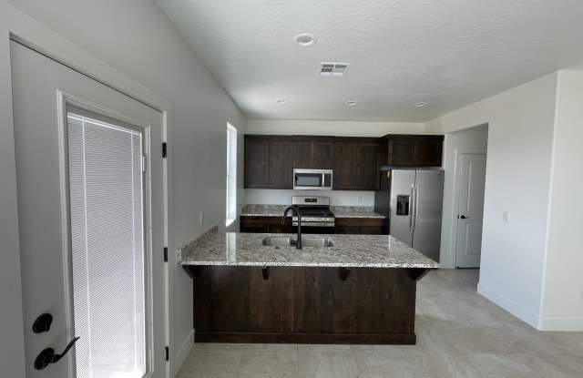 288 N 2470 W photos photos