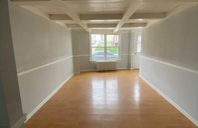 Awesome building in a super convenient neighborhood! photos photos