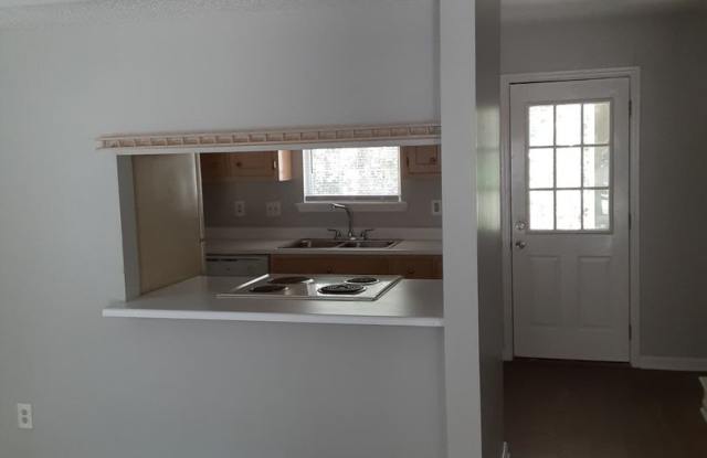 TWO BEDROOM TOWNHOUSE Gallery 4