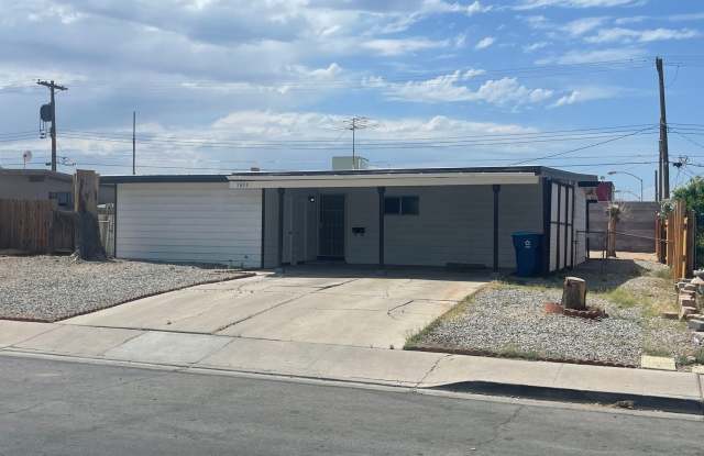 Classic 3Bed/2Bath single story home located near Boulder Highway Gallery 1
