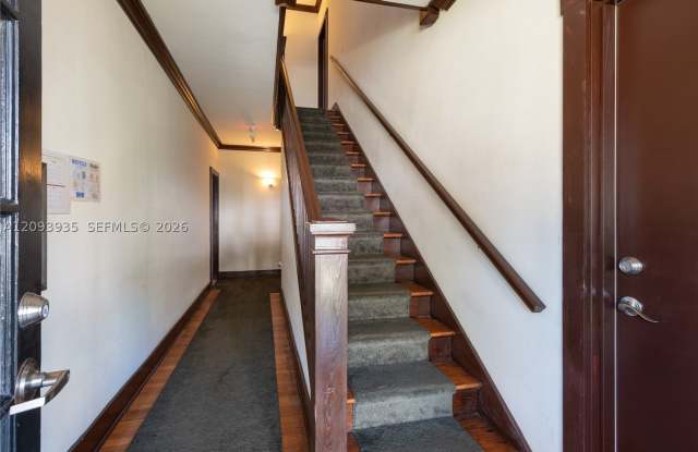 28 SW 23 ROAD Gallery 4