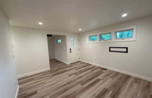 2 Bedroom Home for Rent in Hood River Gallery 4
