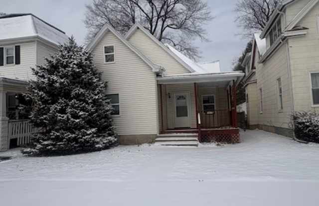 Single Family home with large yard photos photos